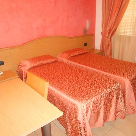 Hotel Tenda Rossa Marina Di Carrara Eksteriør billede