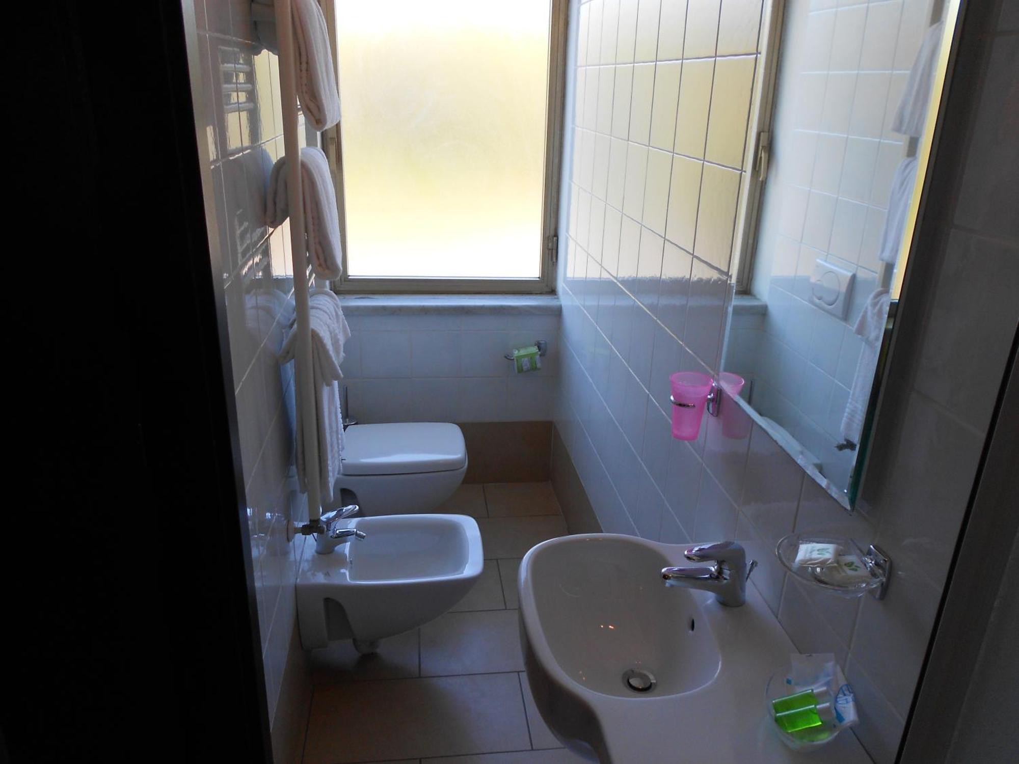 Hotel Tenda Rossa Marina Di Carrara Eksteriør billede