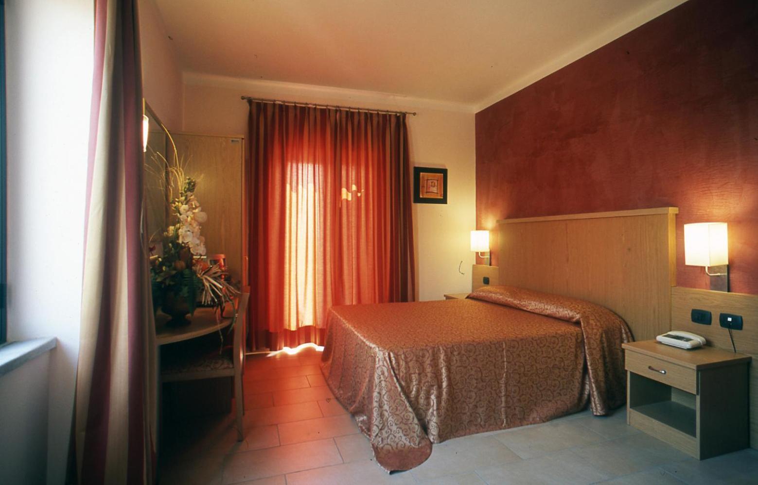 Hotel Tenda Rossa Marina Di Carrara Eksteriør billede