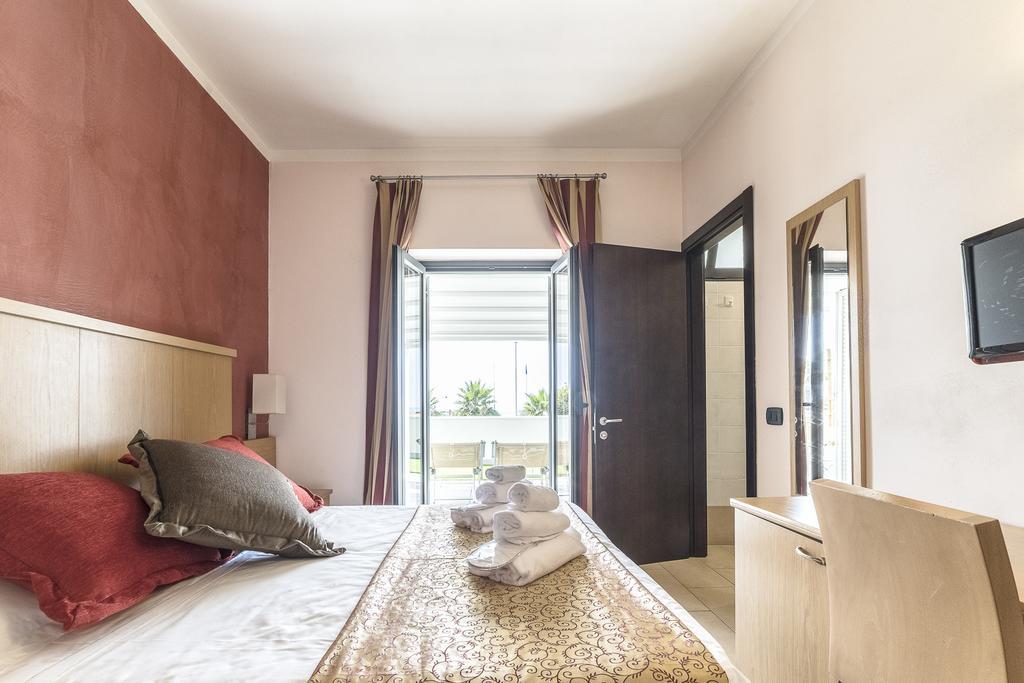 Hotel Tenda Rossa Marina Di Carrara Eksteriør billede