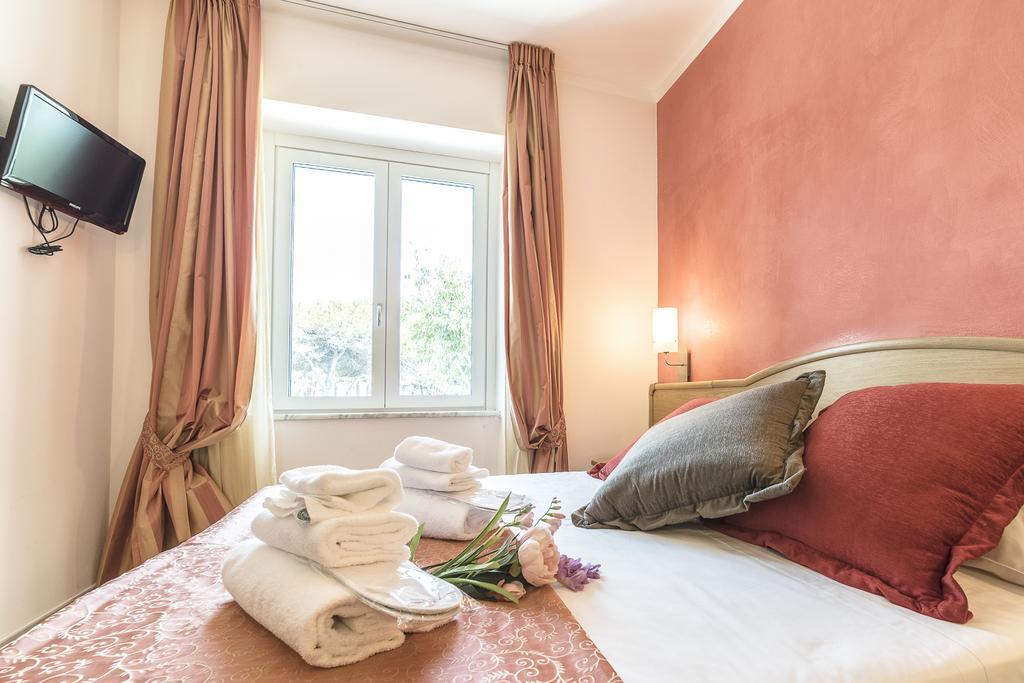 Hotel Tenda Rossa Marina Di Carrara Eksteriør billede