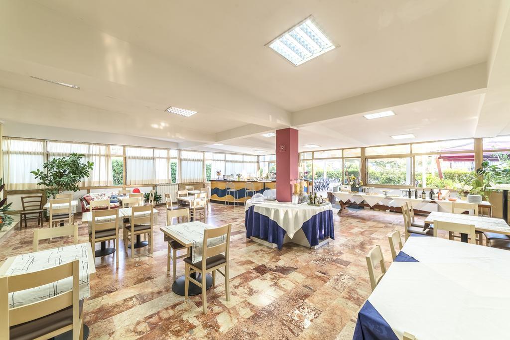 Hotel Tenda Rossa Marina Di Carrara Eksteriør billede