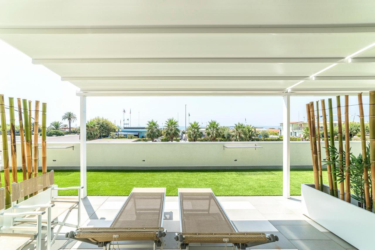 Hotel Tenda Rossa Marina Di Carrara Eksteriør billede